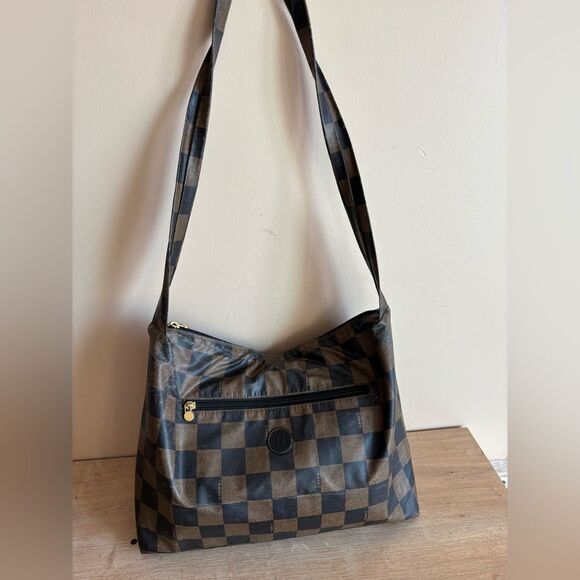 Authentic Fendi light crossbody shoulder bag - Picture 1 of 10